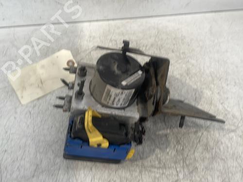 Used ABS pump ABS pump RENAULT TWINGO II (CN0_) 1.5 dCi (CN0E) (64 hp) 30021216 30021216