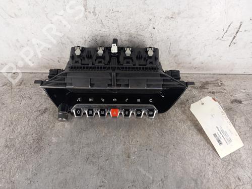 Used Climate control PEUGEOT 2008 II (UD_, US_, UY_, UJ_, UR_, UC_) 1.2 PureTech 130 (USHNS, URHNS) (130 hp) 30018236