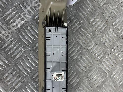Used Left front window switch Left front window switch RENAULT GRAND SCÉNIC III (JZ0/1_) 1.9 dCi (JZ0J, JZ0N, JZ1K, JZ1S) (131 hp) 30011648 30011648