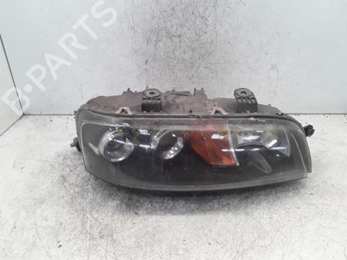Used Right headlight FIAT PUNTO (188_) 1.9 JTD (86 hp) 30019082