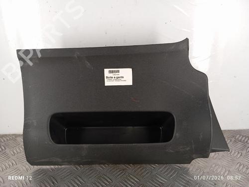 handskerum-citroen-c4-cactus-2014-36967020 main image