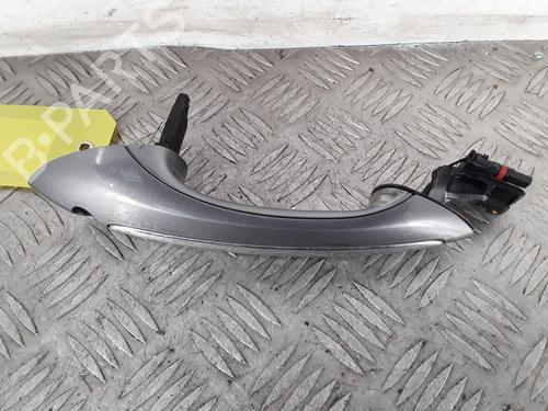 Używane Klamka zewnętrzna drzwi przednich lewych BMW 5 Gran Turismo (F07) 530 d (245 hp) 30967070