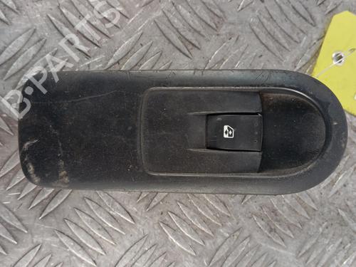 Used Right front window switch Right front window switch RENAULT SCÉNIC II (JM0/1_) [2003-2010] 33946279 33946279