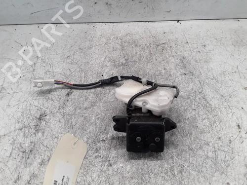 Used Tailgate lock TOYOTA AVENSIS VERSO (_M2_) 2.0 D (CLM20_, CLM20R) (116 hp) 30019364