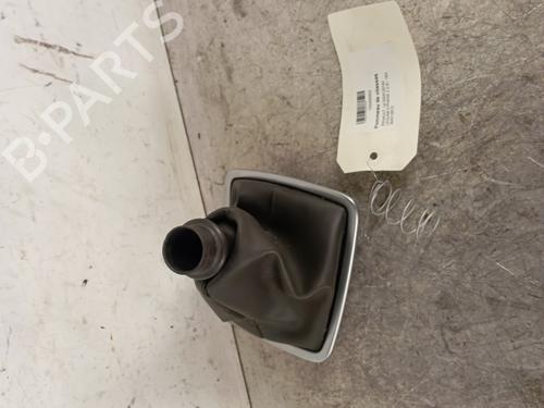 Used Gear lever RENAULT LAGUNA III (BT0/1) 2.0 16V (BT05, BT0F, BT0W) (140 hp) 30010460