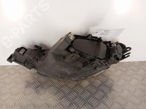 Used Right headlight PEUGEOT 206 SW (2E/K) 2.0 HDi (90 hp) 30023397