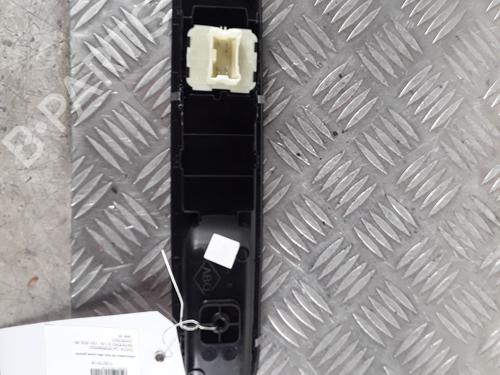 Used Left front window switch Left front window switch DACIA SANDERO III 1.0 SCe 65 (67 hp) 30022908 30022908