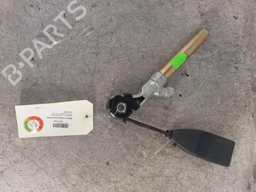 Used Seat buckle RENAULT CLIO II (BB_, CB_) 1.4 (B/CB0C, B/CB0S) (75 hp) 30010137