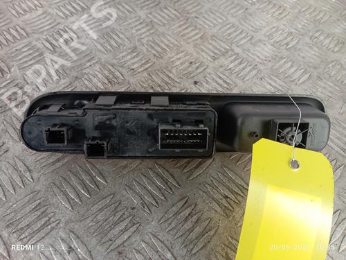 Used Left front window switch Left front window switch PEUGEOT 5008 (0U_, 0E_) 1.6 HDi (112 hp) 35918857 35918857