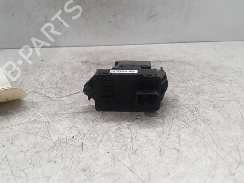 Used Switch Switch RENAULT GRAND SCÉNIC III (JZ0/1_) 1.9 dCi (JZ0J, JZ0N, JZ1K, JZ1S) (131 hp) 30019518 30019518