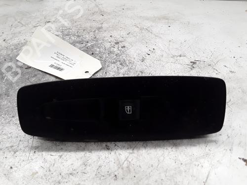 Mando elevalunas delantera derecho RENAULT MEGANE IV Hatchback (B9A/M/N_) 1.5 dCi 110 (B9A3) (110 hp) 30020815