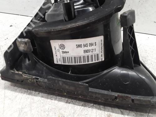 Feu de coffre droit VW GOLF PLUS V (5M1, 521) 2.0 TDI (110 hp) 30013995