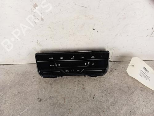 Używane Panel klimatyzacji / ogrzewania VW PASSAT B8 Variant (3G5, CB5) 2.0 TDI (150 hp) 30025666