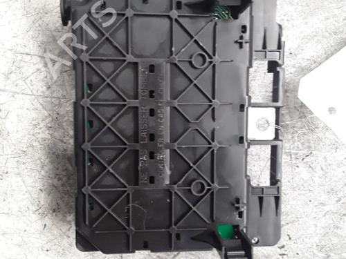 Used Fuse box Fuse box 30009086 30009086