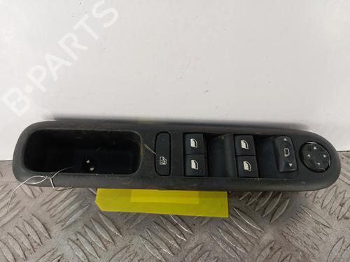 Venstre fortil elrude kontakt PEUGEOT 5008 (0U_, 0E_) 1.6 BlueHDi 120 (120 hp) 32263492