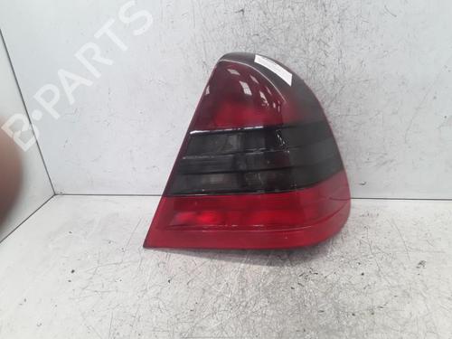 Høyre baklys MERCEDES-BENZ C-CLASS (W202) C 180 (202.018) (122 hp) 30024837