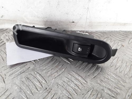 Used Right rear window switch RENAULT SCÉNIC II (JM0/1_) 1.9 dCi (JM0G, JM12, JM1G, JM2C) (120 hp) 30635492