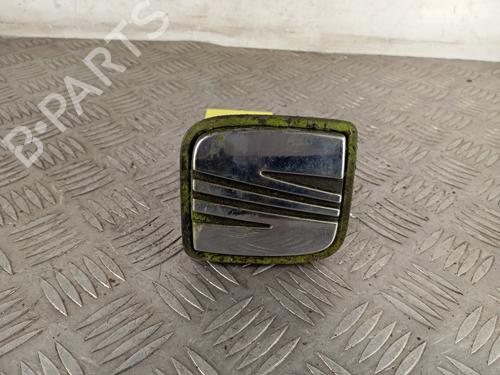 Used Tailgate handle SEAT LEON (1P1) 1.6 TDI (105 hp) 31310374