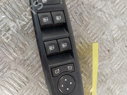 Used Left front window switch Left front window switch RENAULT LAGUNA III Grandtour (KT0/1) 1.5 dCi (KT0A, KT0R, KT02) (110 hp) 33692953 33692953