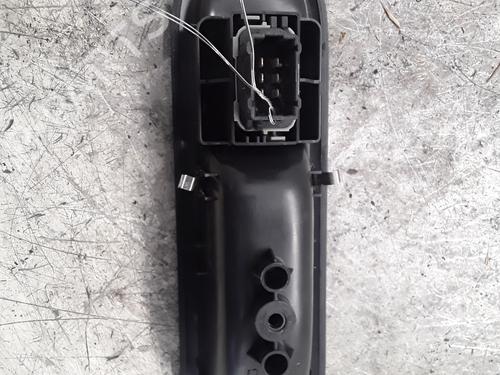 Used Right front window switch Right front window switch RENAULT TWINGO II (CN0_) 1.5 dCi (CN0E) (64 hp) 30023934 30023934