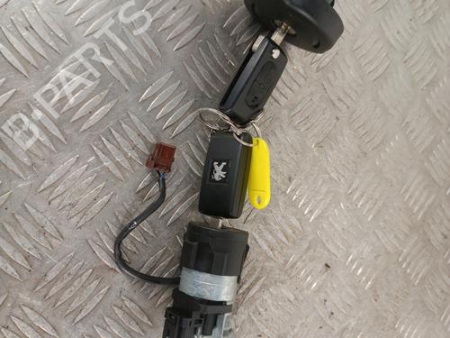Used Ignition barrel PEUGEOT 3008 I MPV (0U_) 1.6 HDi (114 hp) 30009940