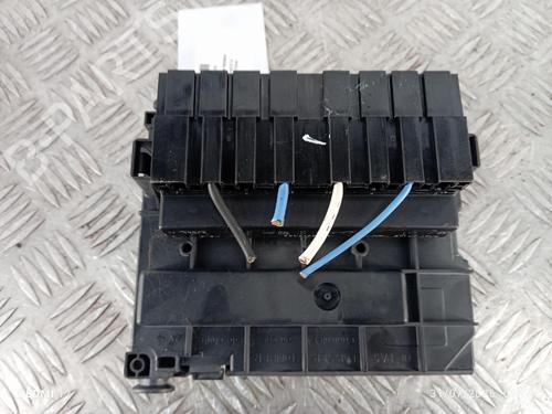 Used Fuse box Fuse box 38032095 38032095