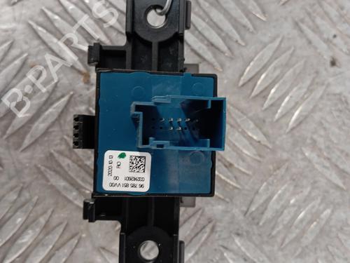 Used Switch Switch PEUGEOT 308 II (LB_, LP_, LW_, LH_, L3_) 1.5 BlueHDi 130 (131 hp) 33693289 33693289