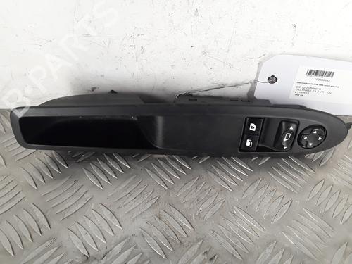 Used Left front window switch CITROËN DS3 (SA_) 1.2 VTi 82 (82 hp) 30007490