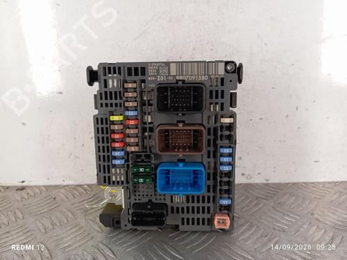 Used Fuse box Fuse box 39086993 39086993
