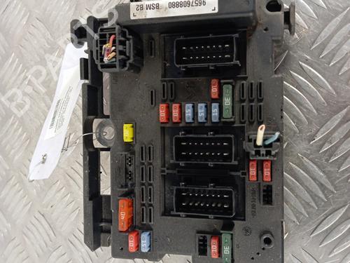 Used Fuse box PEUGEOT 307 (3A/C) 1.6 HDi 110 (109 hp) 30011812