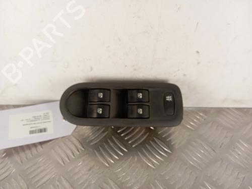 Interrupteur de vitre avant gauche RENAULT SCÉNIC II (JM0/1_) 1.9 dCi (JM0G, JM12, JM1G, JM2C) (120 hp) 30007682