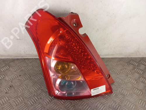 Feu arrière gauche SUZUKI SWIFT III (MZ, EZ) 1.3 (RS413, ZC11S) (92 hp) 31839156
