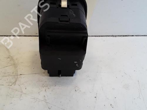 Used Left front window switch PEUGEOT 306 Hatchback (7A, 7C, N3, N5) 1.4 (75 hp) 30016562