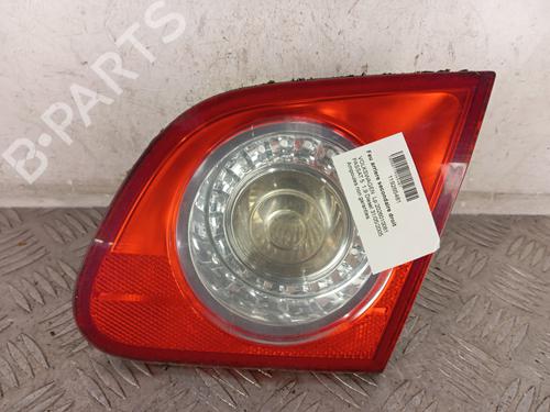 Højre baglygte bagklap VW PASSAT B6 (3C2) 1.9 TDI (105 hp) 31660421