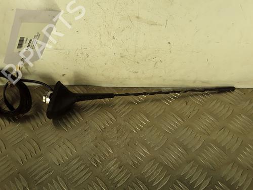 Antenne/Base RENAULT MEGANE IV Hatchback (B9A/M/N_) 1.5 dCi 110 (B9A3) (110 hp) 30011558