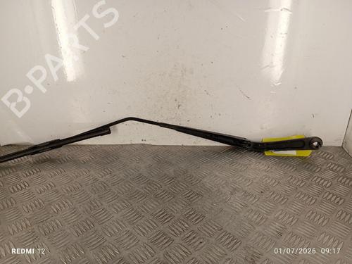 front-windshield-wiper-arm-nissan-juke-f15-2010-2011-2012-2013-2014-2015-2016-2017-2018-2019-36967051 main image