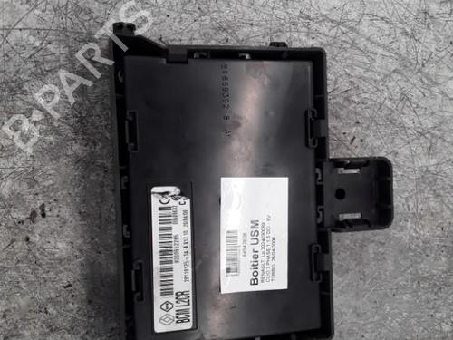 Used Fuse box RENAULT CLIO III (BR0/1, CR0/1) 1.5 dCi (BR17, CR17) (86 hp) 30019137
