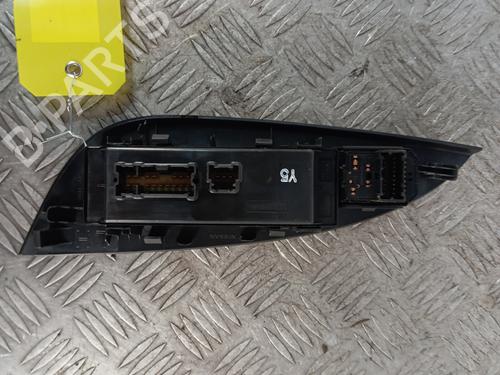 left-front-window-switch-nissan-pulsar-hatchback-c13-2014-33692178 main image