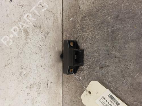 Używane Zamek klapy tylnej / bagażnika RENAULT CLIO II (BB_, CB_) 1.4 (B/CB0C, B/CB0S) (75 hp) 30020325