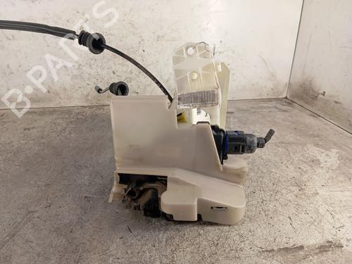 Høyre foran lås VW POLO IV (9N_, 9A_) 1.2 12V (64 hp) 30009997