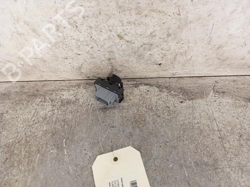 Interrupteur de vitre avant droite CITROËN C4 CACTUS 1.6 BlueHDi 100 (99 hp) 30019721