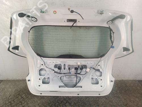 tailgate-toyota-yaris-_p21_-_pa1_-_ph1_-2020-37740822 main image