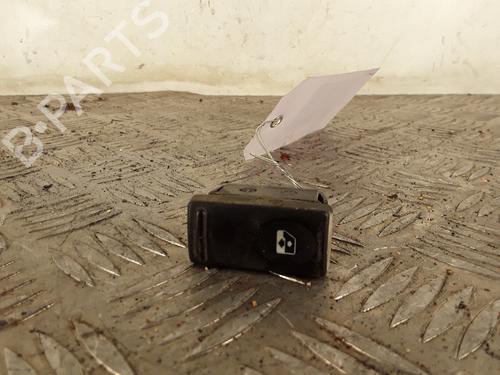 Interrupteur de vitre avant droite RENAULT MASTER II Van (FD) 2.5 dCi 120 (FD0M, FD0U, FD0W, FD2M, FD2W, FD3M, FD3U,... (115 hp) 30391833