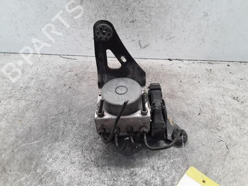 Used ABS pump RENAULT KANGOO / GRAND KANGOO II (KW0/1_) 1.5 dCi 90 (KW05, KW08, KW0G, KW11) (90 hp) 30008903