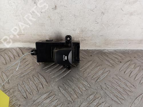 Used Right front window switch HYUNDAI i30 Estate (GD) 1.6 CRDi (110 hp) 31039651