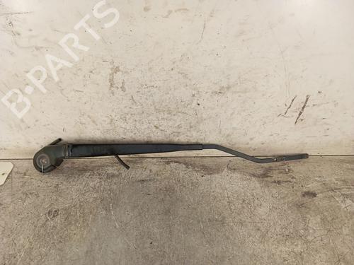 Used Front windshield wiper arm CITROËN C4 CACTUS 1.6 BlueHDi 100 (99 hp) 30019728