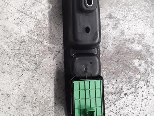 Left front window switch FIAT TIPO Hatchback (356_, 357_) 1.4 (356HXA1B, 357) | BP30018607I27