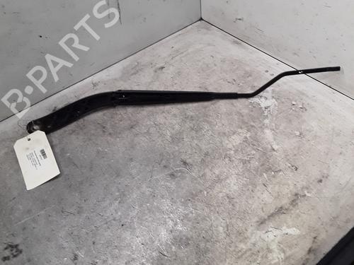 Used Front windshield wiper arm RENAULT MEGANE IV Grandtour (K9A/M/N_) 1.3 TCe 140 (K9NB) (140 hp) 30020687