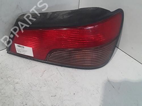 Używane Lampa tylna prawa PEUGEOT 306 Hatchback (7A, 7C, N3, N5) 1.9 D (68 hp) 30026386