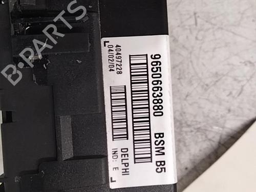 Used Fuse box Fuse box CITROËN C3 I (FC_, FN_) 1.4 i (73 hp) 30015682 30015682